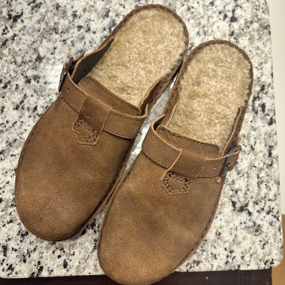 Naot Utopia Martos Antique Brown Suede clogs. Size 37. Never worn.